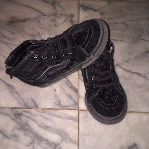 Vans Toddler 8.5 Velvet Sneakers